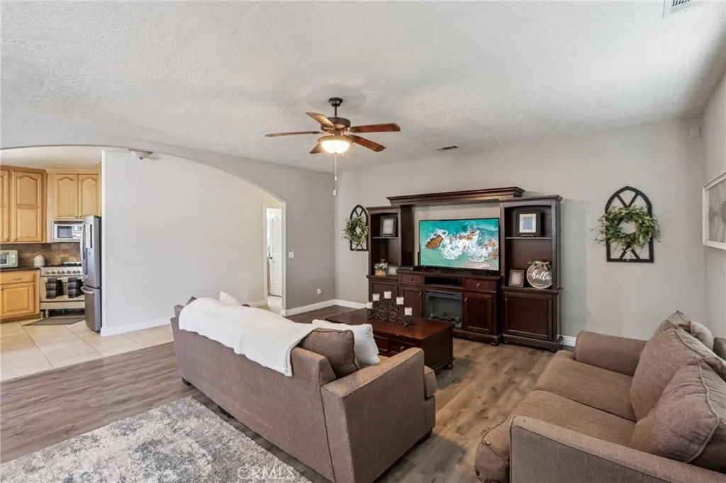 Additional image 14 of 8294 Aster Road, Oak Hills, CA 92344