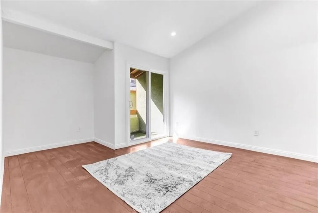 Additional image 10 of 6155 Reseda Blvd Unit 4, Tarzana, CA 91335