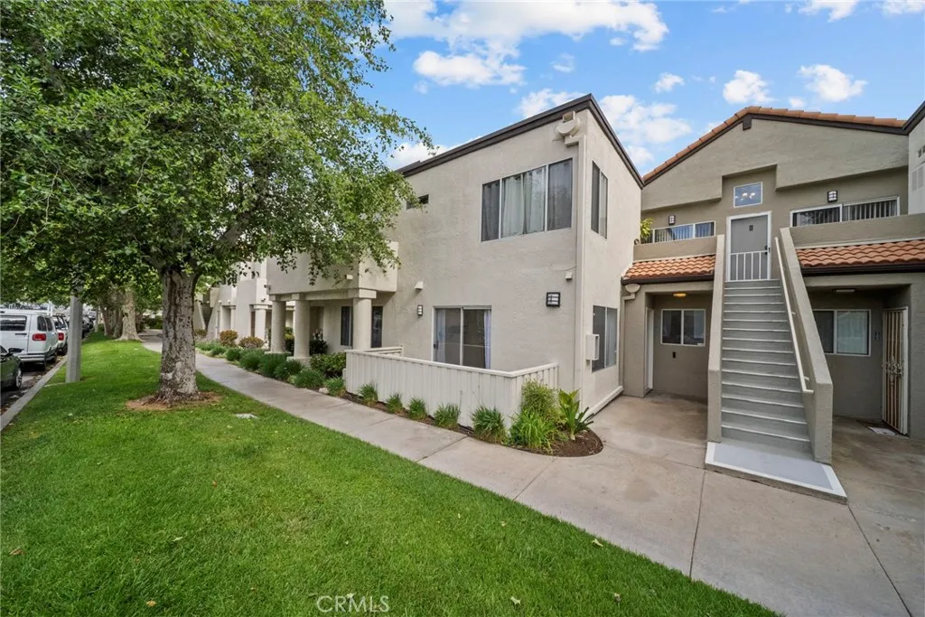 Additional image 2 of 21370 Nandina Lane Unit 103, Newhall, CA 91321