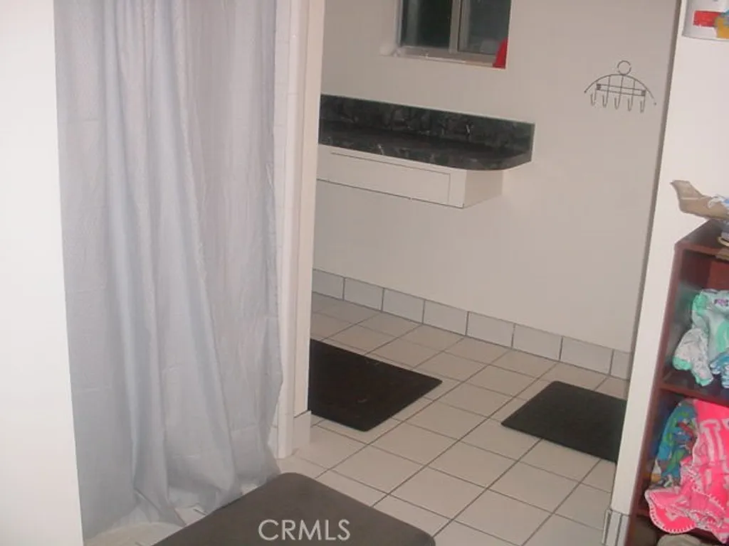 Additional image 4 of 19134 Delano Street, Tarzana, CA 91335