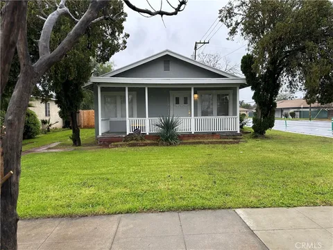 302 E Garland Avenue, Fresno, CA 93704 - MLS#: MC25050189