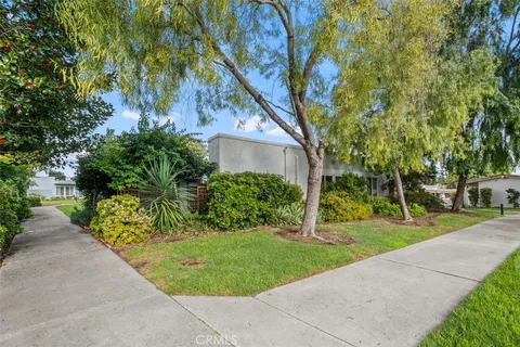 2198 Via Mariposa E Unit D, Laguna Woods, CA MLS: LG24236125