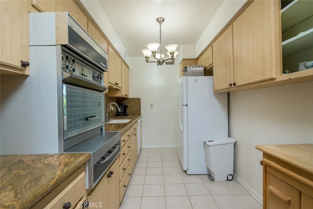 Additional image 13 of 215 N Kenwood Street Unit 303, Glendale, CA 91206