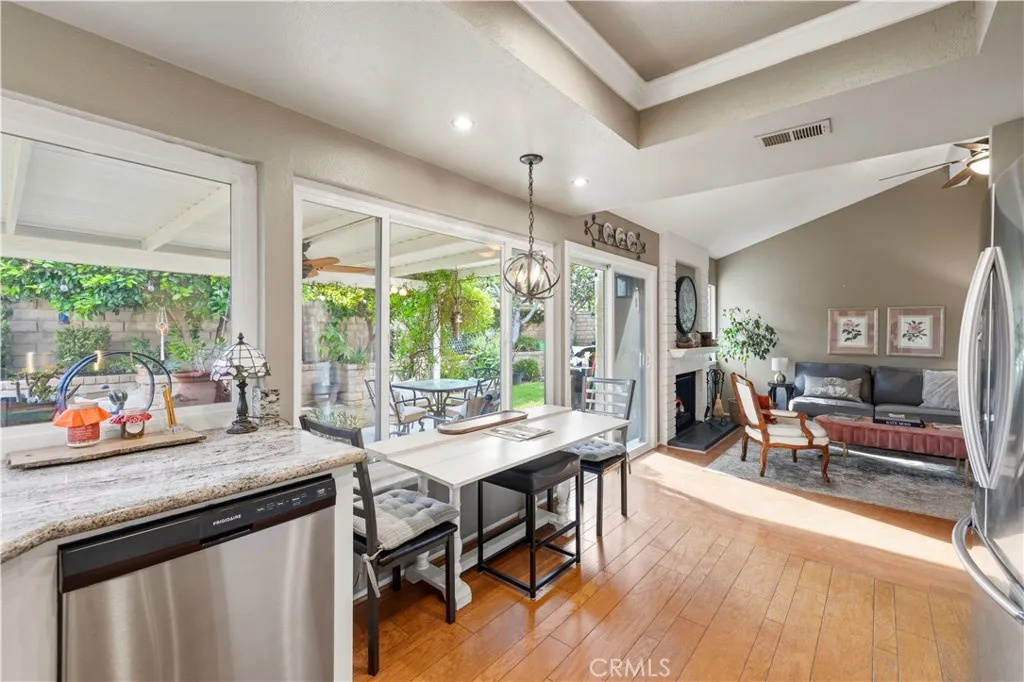 Additional image 99 of 25547 Via Impreso, Valencia, CA 91355