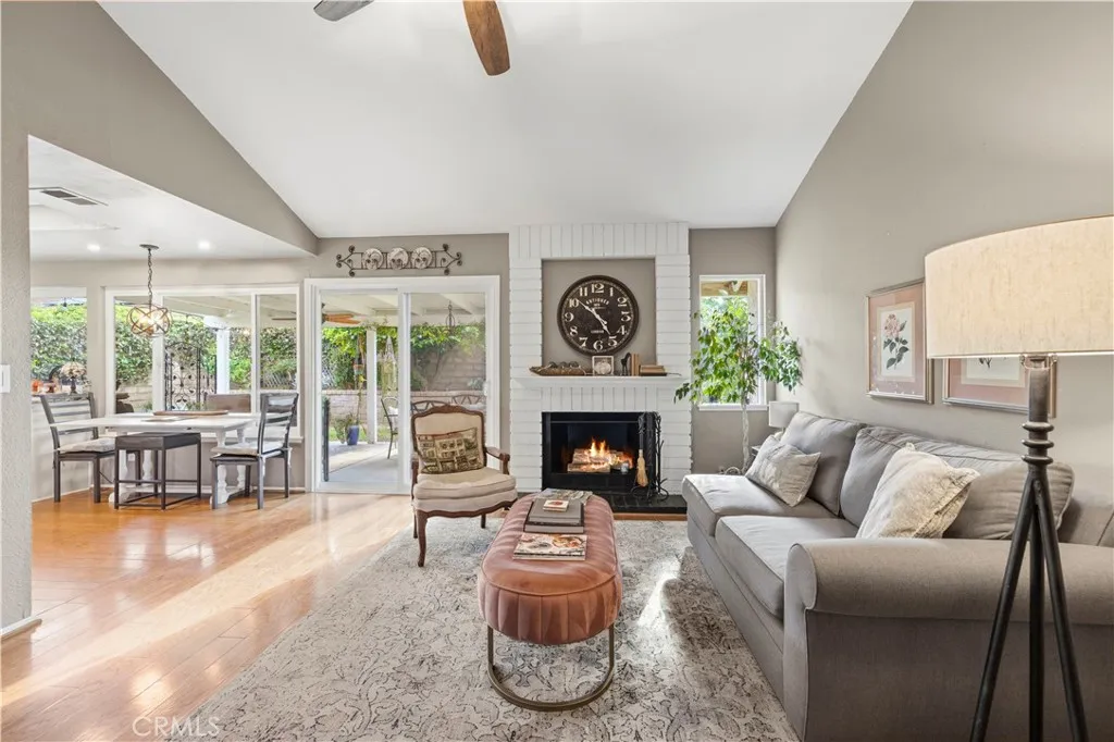 Additional image 95 of 25547 Via Impreso, Valencia, CA 91355