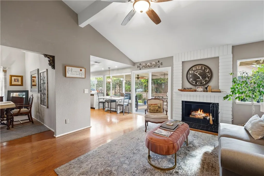 Additional image 96 of 25547 Via Impreso, Valencia, CA 91355