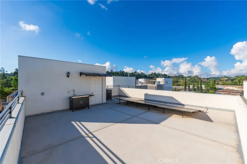 Additional image 52 of 714 N Chestnut Avenue, Los Angeles, CA 90042