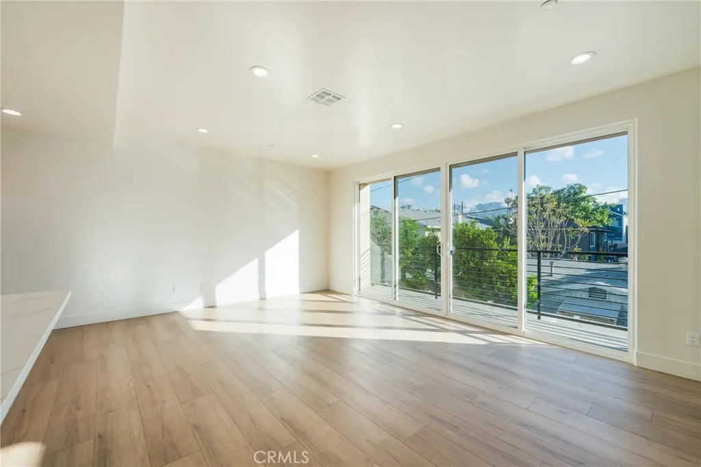 Additional image 39 of 714 N Chestnut Avenue, Los Angeles, CA 90042