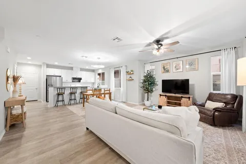1717 Signature Place Unit 3, Chula Vista, CA MLS: PTP2501813