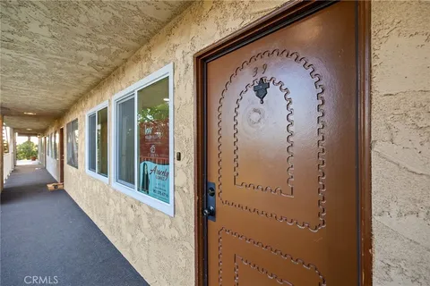 1000 Central Avenue Unit 39, Riverside, CA MLS: IV25108175