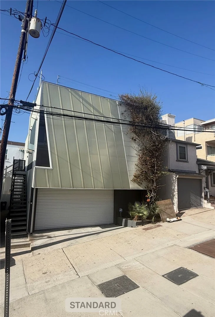 125 Rosecrans Ave, Manhattan Beach, CA 90266