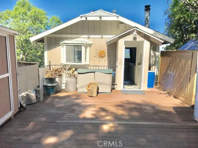 692 Chateau Drive, Crestline, CA 92325