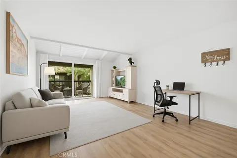 1000 W Macarthur Boulevard Unit 100, Santa Ana, CA MLS: OC25104170