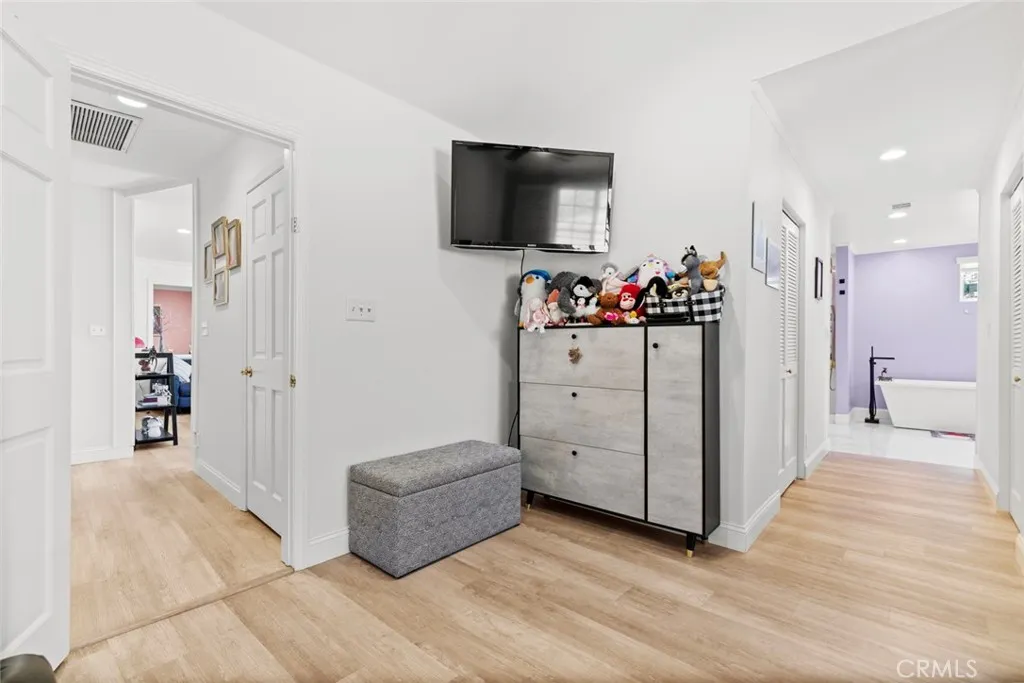 Additional image 87 of 8515 Petaluma Dr, Sun Valley, CA 91352