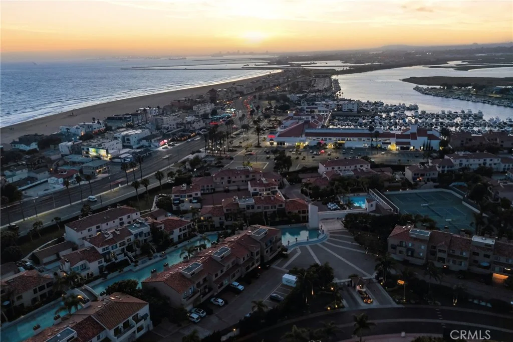 16506 Bordeaux Ln, Huntington Beach, CA 92649
