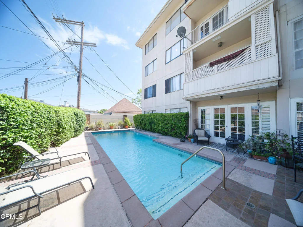 1260 S Beverly Glen Boulevard Unit 104, Los Angeles, CA 90024