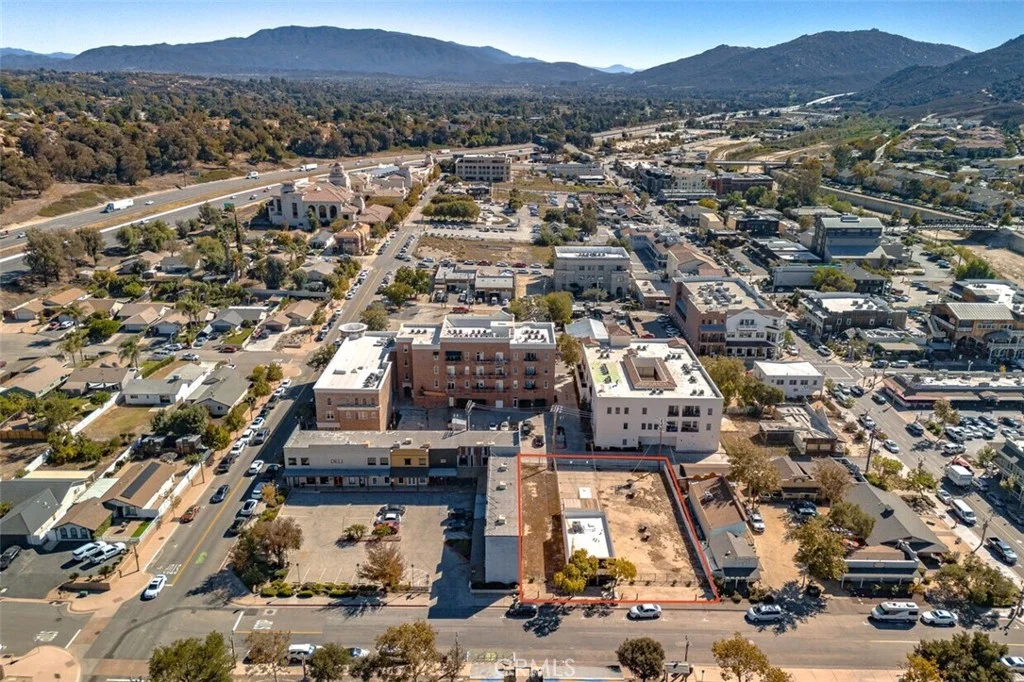 41950 6th St, Temecula, CA 92590
