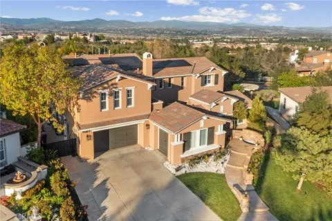 26632 Fallen Oak Court, Valencia, CA MLS: BB25050716