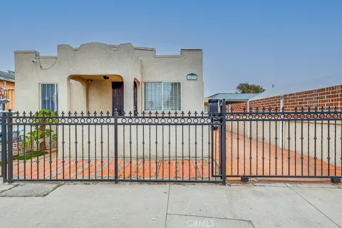 1239 Nadeau Street, Los Angeles, CA 90001 - MLS#: SB25067804