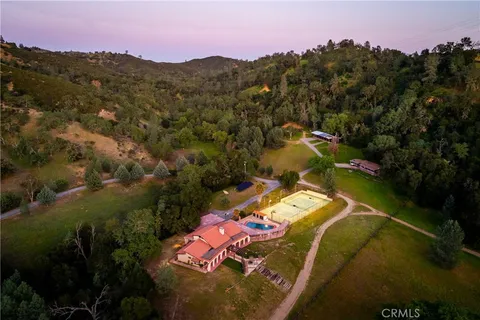 3851 Las Pilitas Rd, Santa Margarita, CA MLS: SC25005213