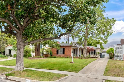 2011 E Mountain Street, Pasadena, CA MLS: P1-21835