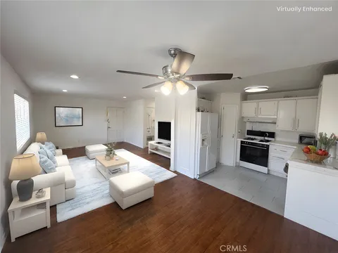 18619 Collins Street Unit F29, Tarzana, CA MLS: SR25109885