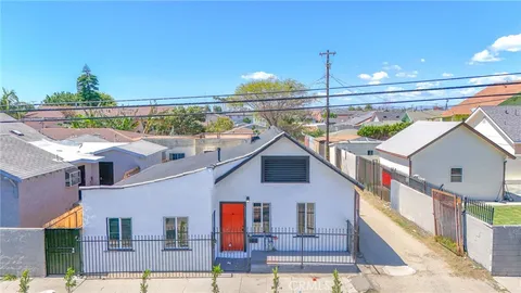 5515 S Hoover Street, Los Angeles, CA 90037 - MLS#: DW25072832