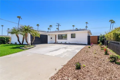 7702 Quebec Drive, Huntington Beach, CA MLS: OC25080257