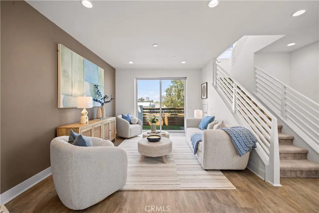 Additional image 2 of 645 W 17th St, Costa Mesa, CA 92627