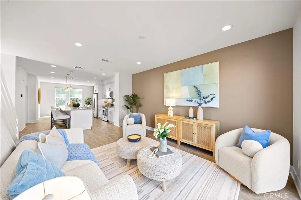 Additional image 30 of 645 W 17th St, Costa Mesa, CA 92627