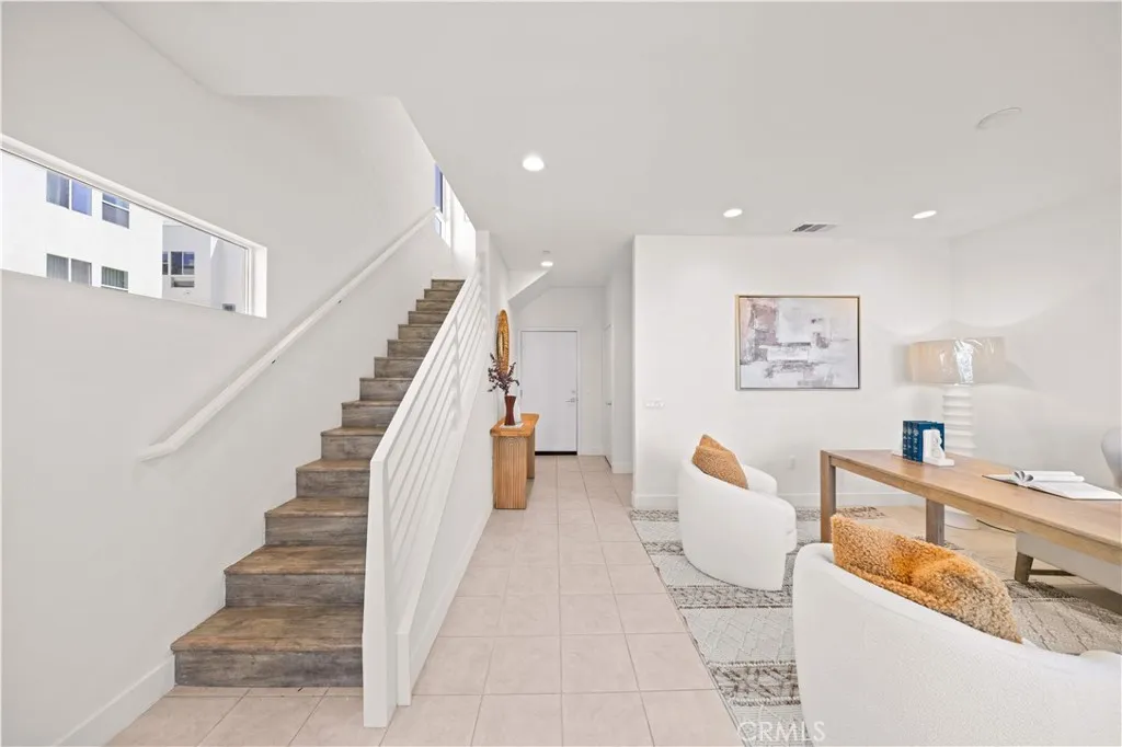Additional image 10 of 645 W 17th St, Costa Mesa, CA 92627