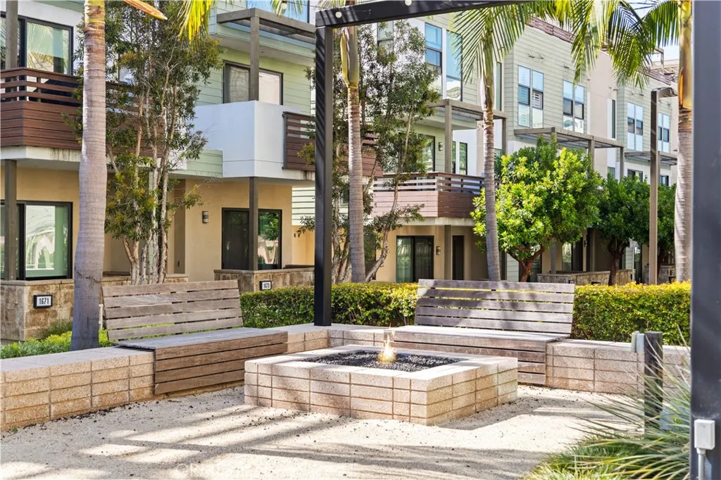 Additional image 26 of 645 W 17th St, Costa Mesa, CA 92627