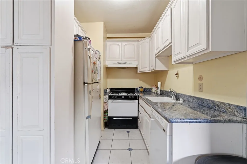Additional image 12 of 14560 Clark Street Unit 215, Sherman Oaks, CA 91411