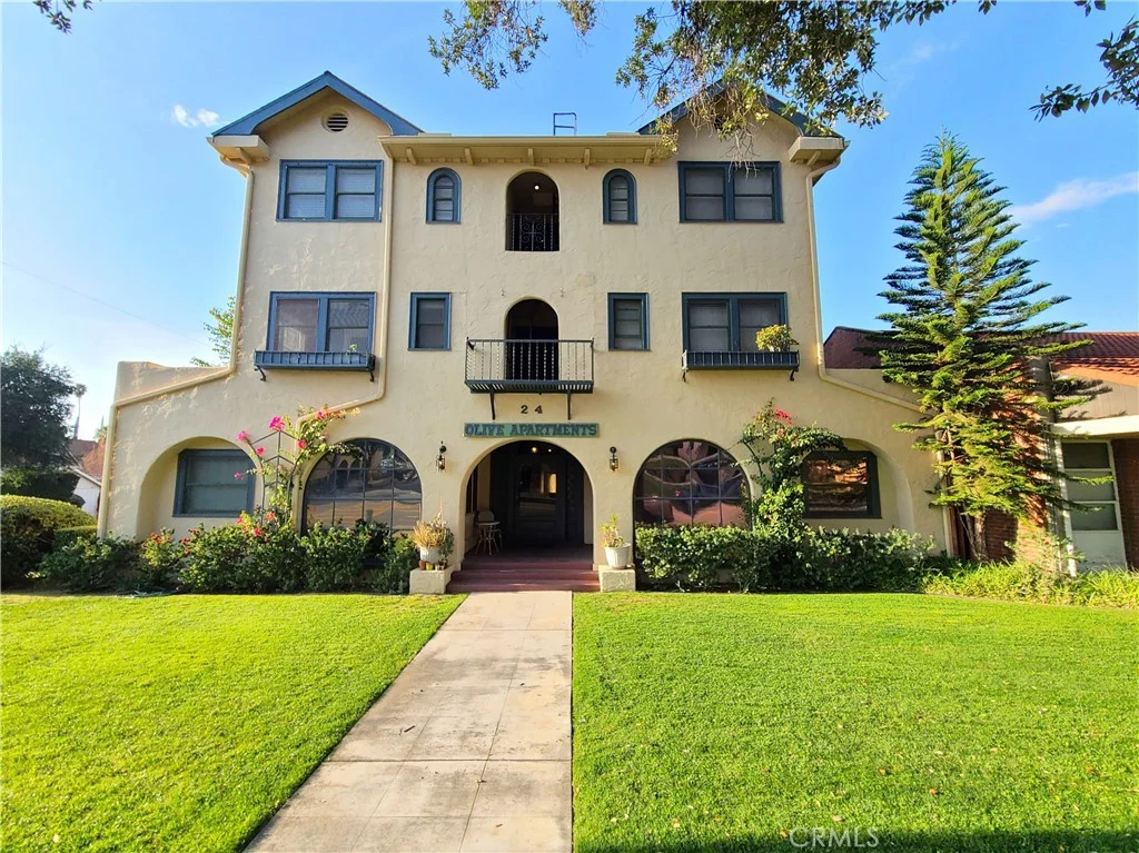 24 W Olive Avenue Unit 12, Redlands, CA 92373