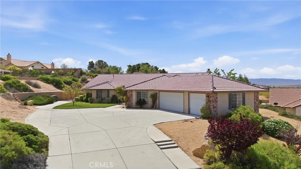 Additional image 3 of 20159 Majestic Dr, Apple Valley, CA 92308