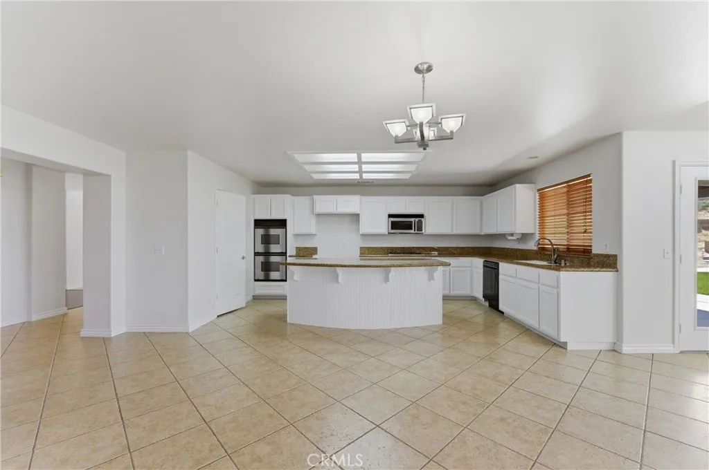 Additional image 8 of 20159 Majestic Dr, Apple Valley, CA 92308