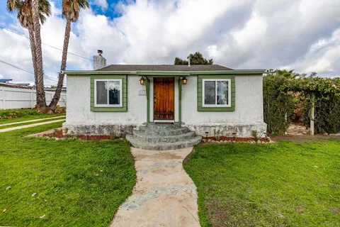 211 North Lane, El Cajon, CA MLS: NDP2501499