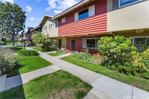13656 Red Hill Avenue Unit 28, Tustin, CA 92780 - MLS#: PW25047778