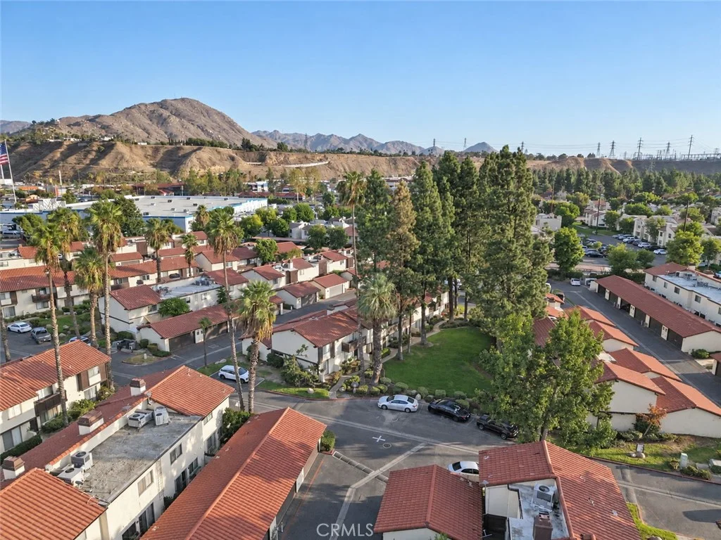 1097 Santo Antonio Dr Unit 27, Colton, CA 92324