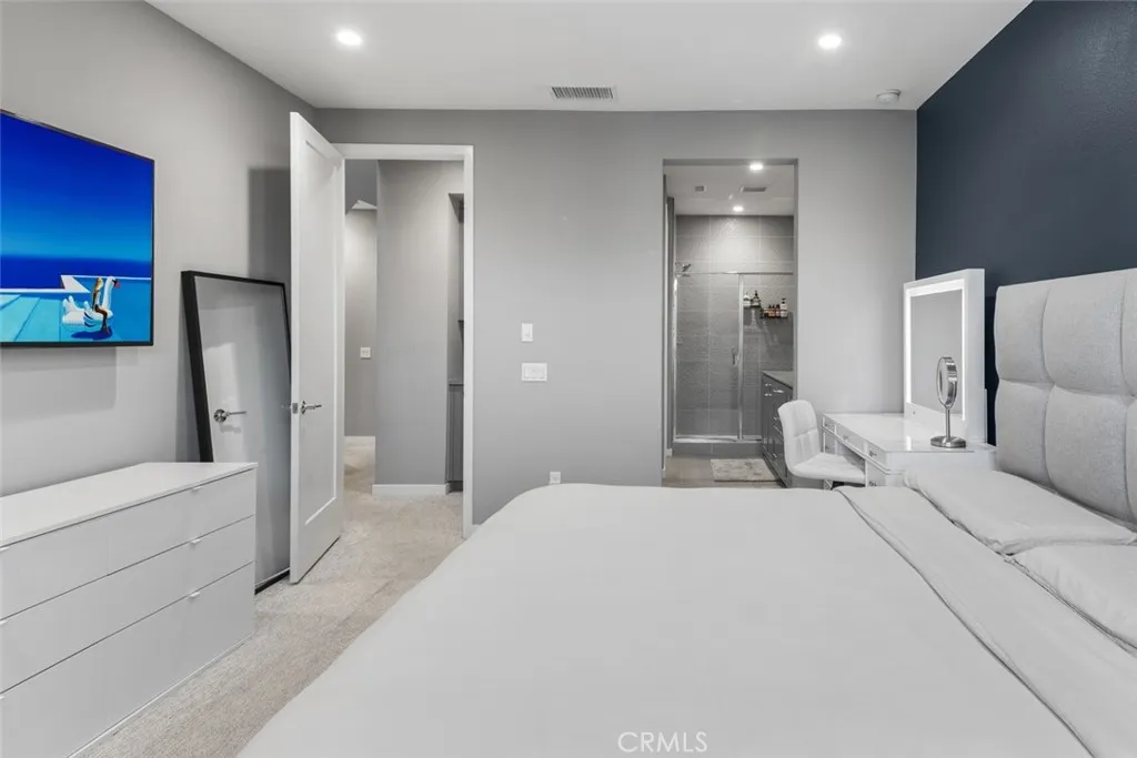 Additional image 89 of 203 Placemark, Irvine, CA 92614