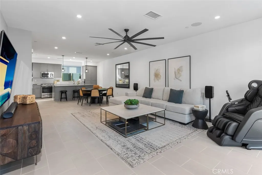 Additional image 72 of 203 Placemark, Irvine, CA 92614