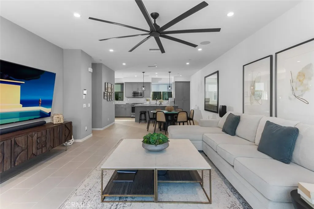 Additional image 17 of 203 Placemark, Irvine, CA 92614