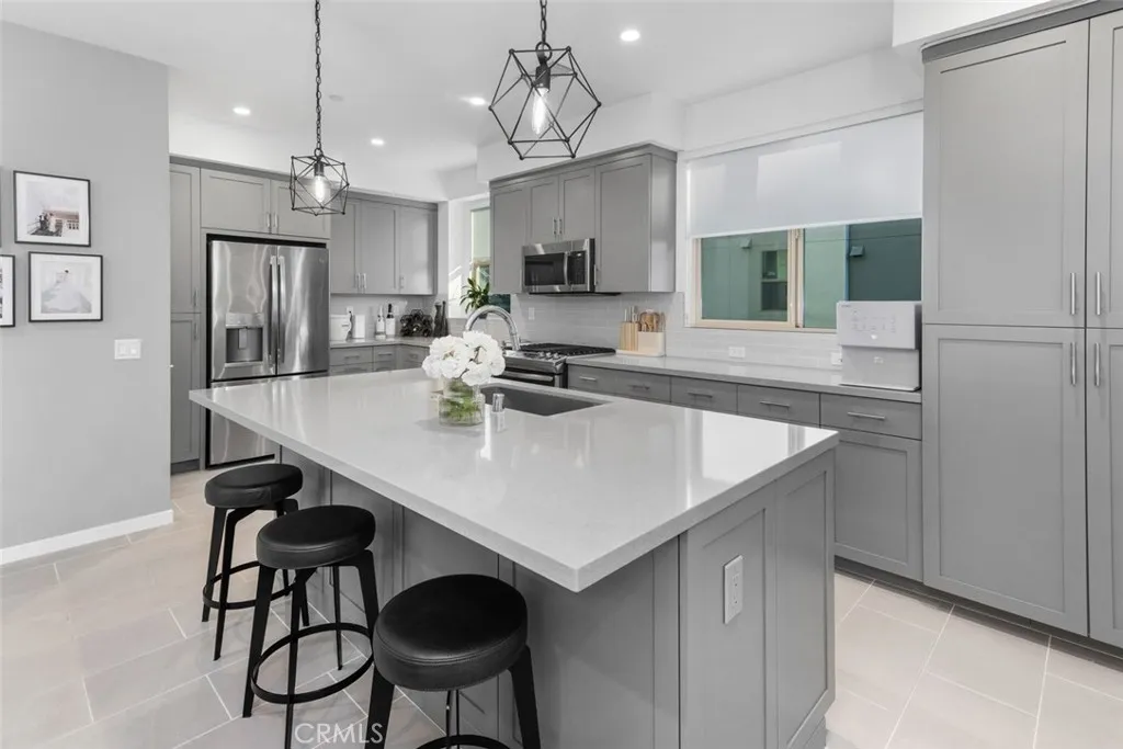 Additional image 79 of 203 Placemark, Irvine, CA 92614