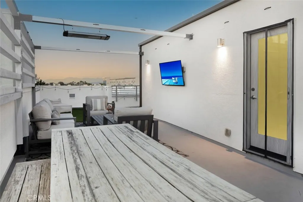 Additional image 103 of 203 Placemark, Irvine, CA 92614