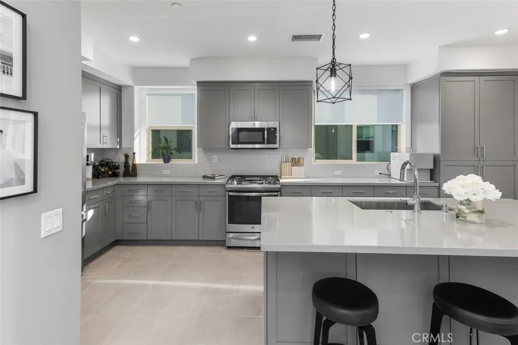 Additional image 76 of 203 Placemark, Irvine, CA 92614