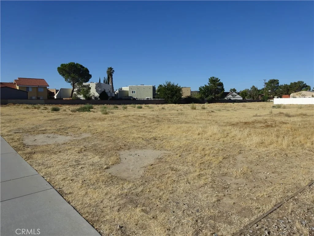 15 15th St, Lancaster, CA 93535 photo 3