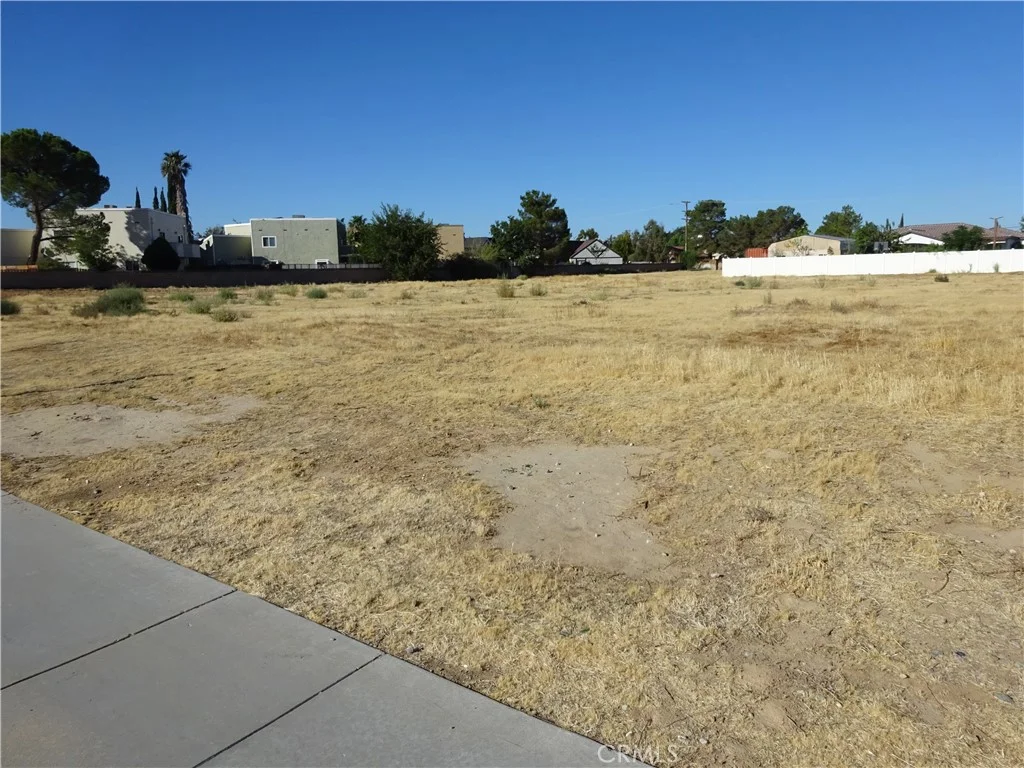15 15th St, Lancaster, CA 93535 photo 2