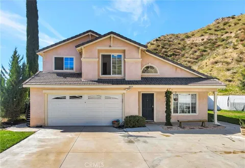 30555 Jasmine Valley Drive, Canyon Country, CA MLS: SR25042078