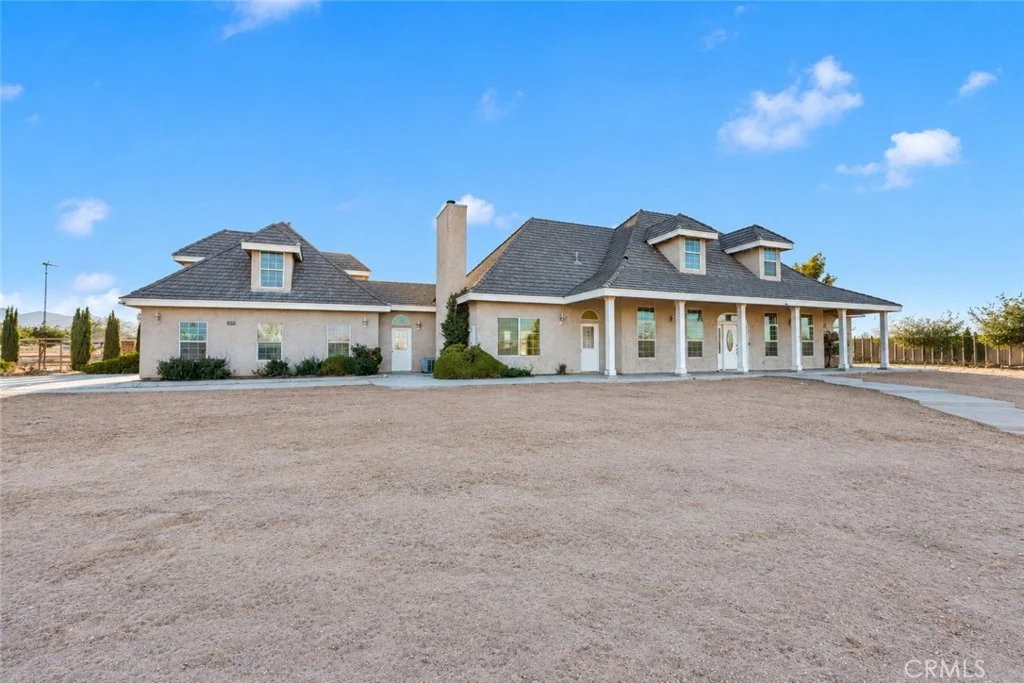 8250 Cataba Rd, Oak Hills, CA 92344