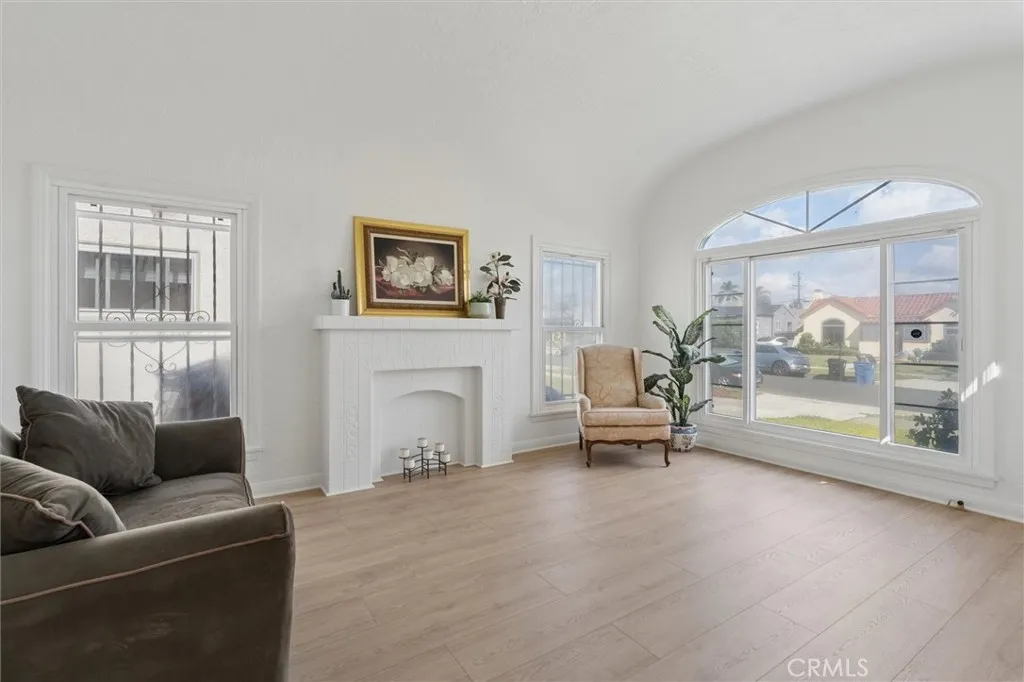 Additional image 5 of 1922 W. 84th Street, Los Angeles, CA 90047